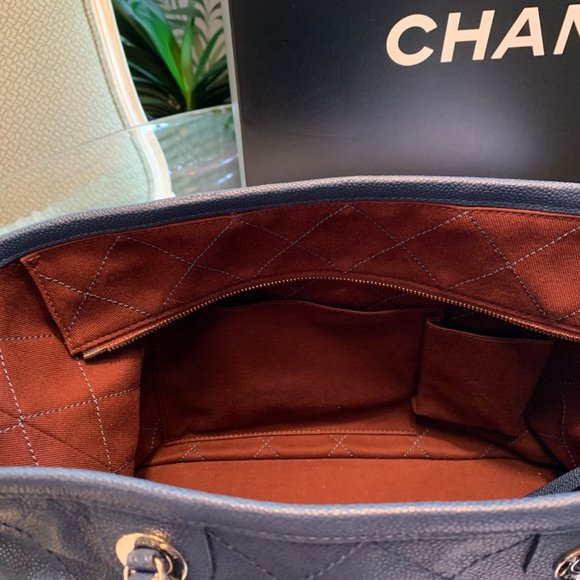 Chanel Quilted Zip CC Tote - Blue Caviar - Picture 6 of 9